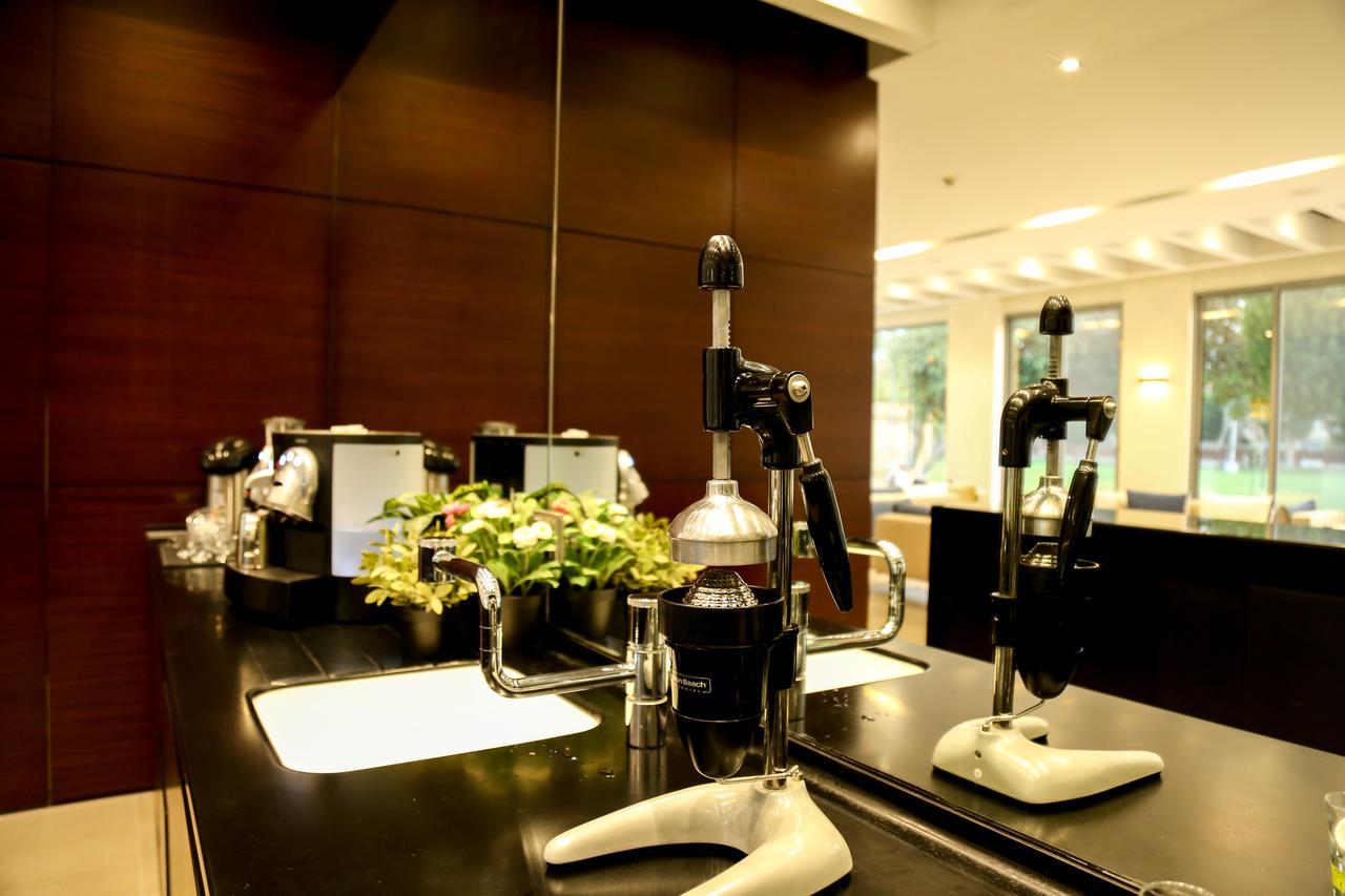 M Executive Residence & Boutique Hotel - Adults Only Эль-Хубар Экстерьер фото