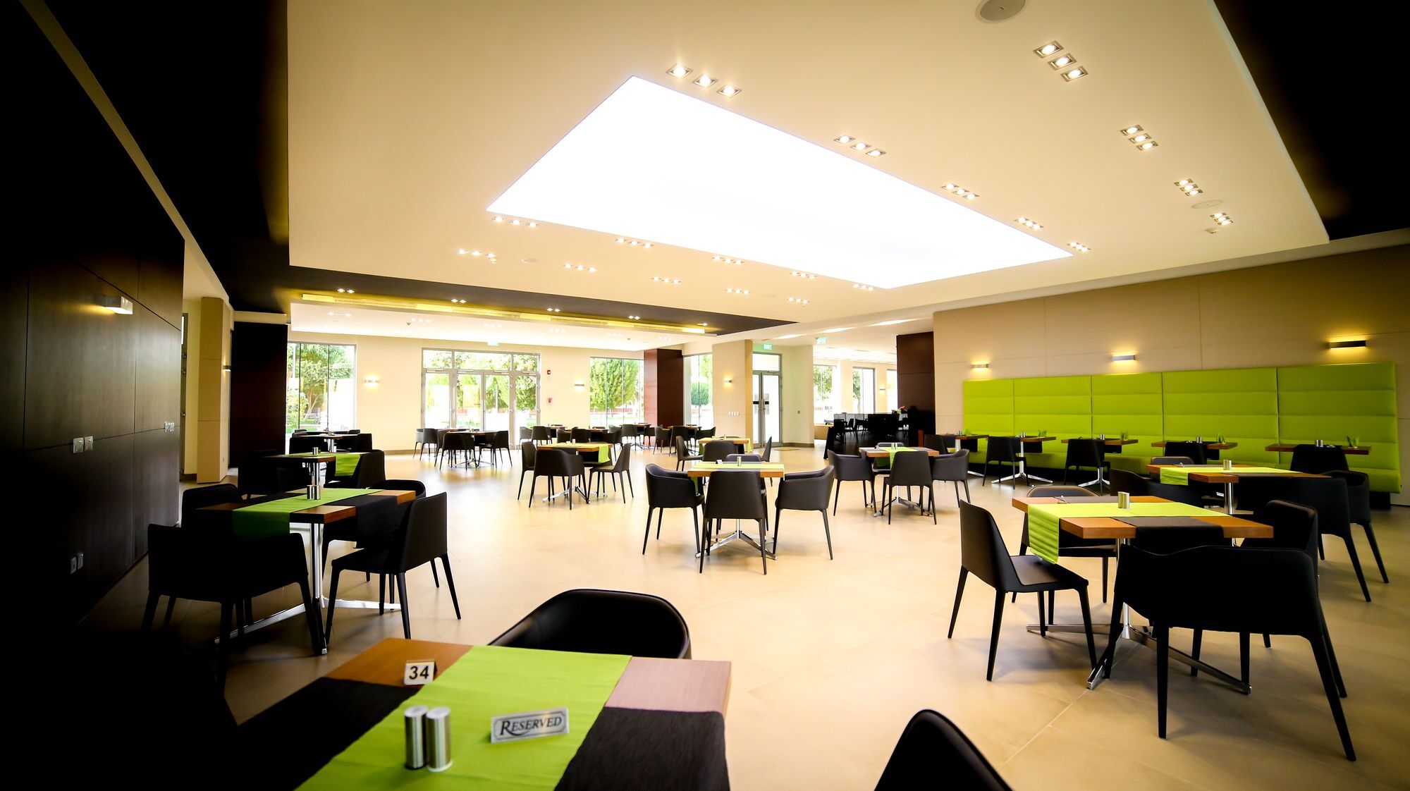 M Executive Residence & Boutique Hotel - Adults Only Эль-Хубар Экстерьер фото