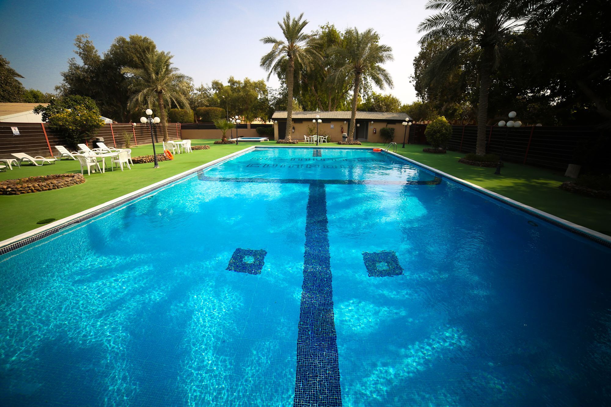 M Executive Residence & Boutique Hotel - Adults Only Эль-Хубар Экстерьер фото
